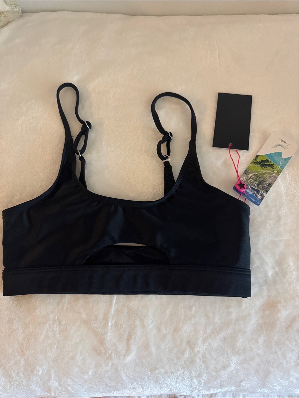 Seamless Black Cutout Sports Bralette with Adjustable Straps